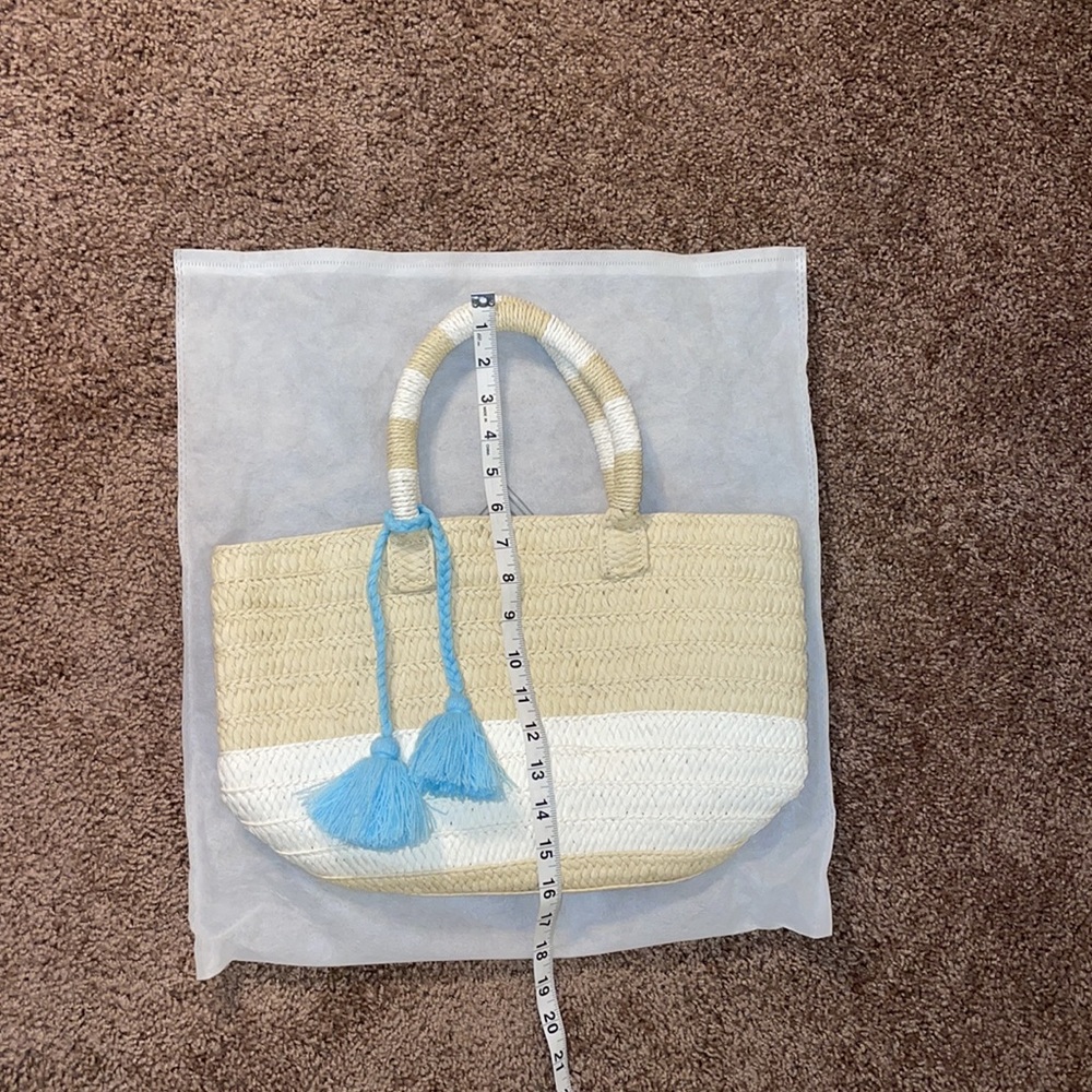Altru Tote - Picture 5 of 8